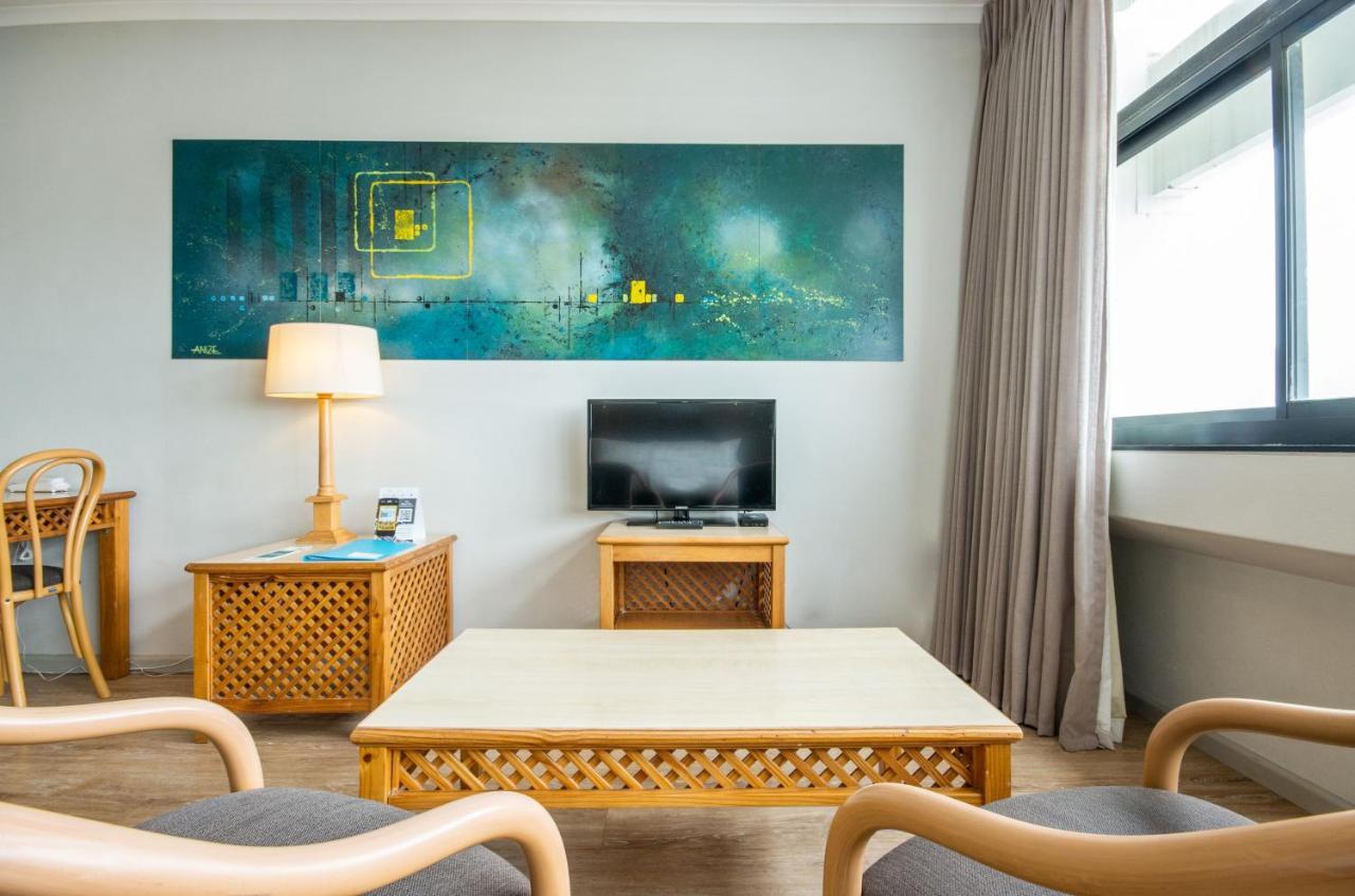 Gardens Centre Apartment *