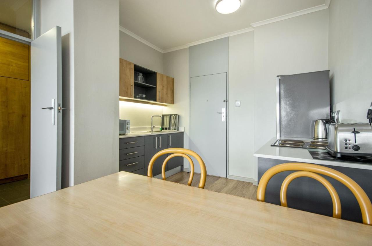 Gardens Centre Apartment *